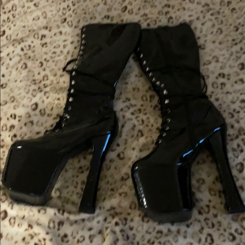 Thigh high boots (DOM style)